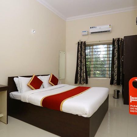 Oyo 9118 Saravana Inn Thiruvananthapuram Buitenkant foto