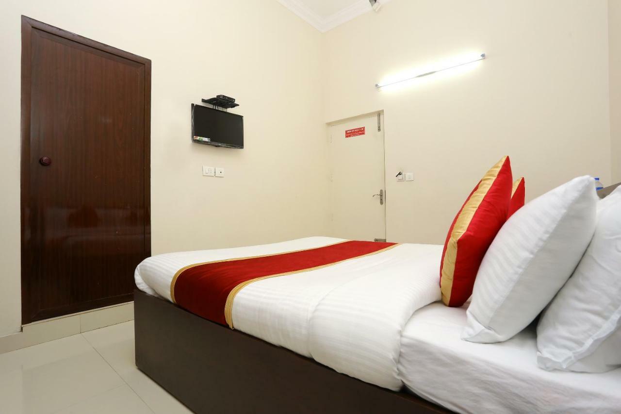 Oyo 9118 Saravana Inn Thiruvananthapuram Buitenkant foto
