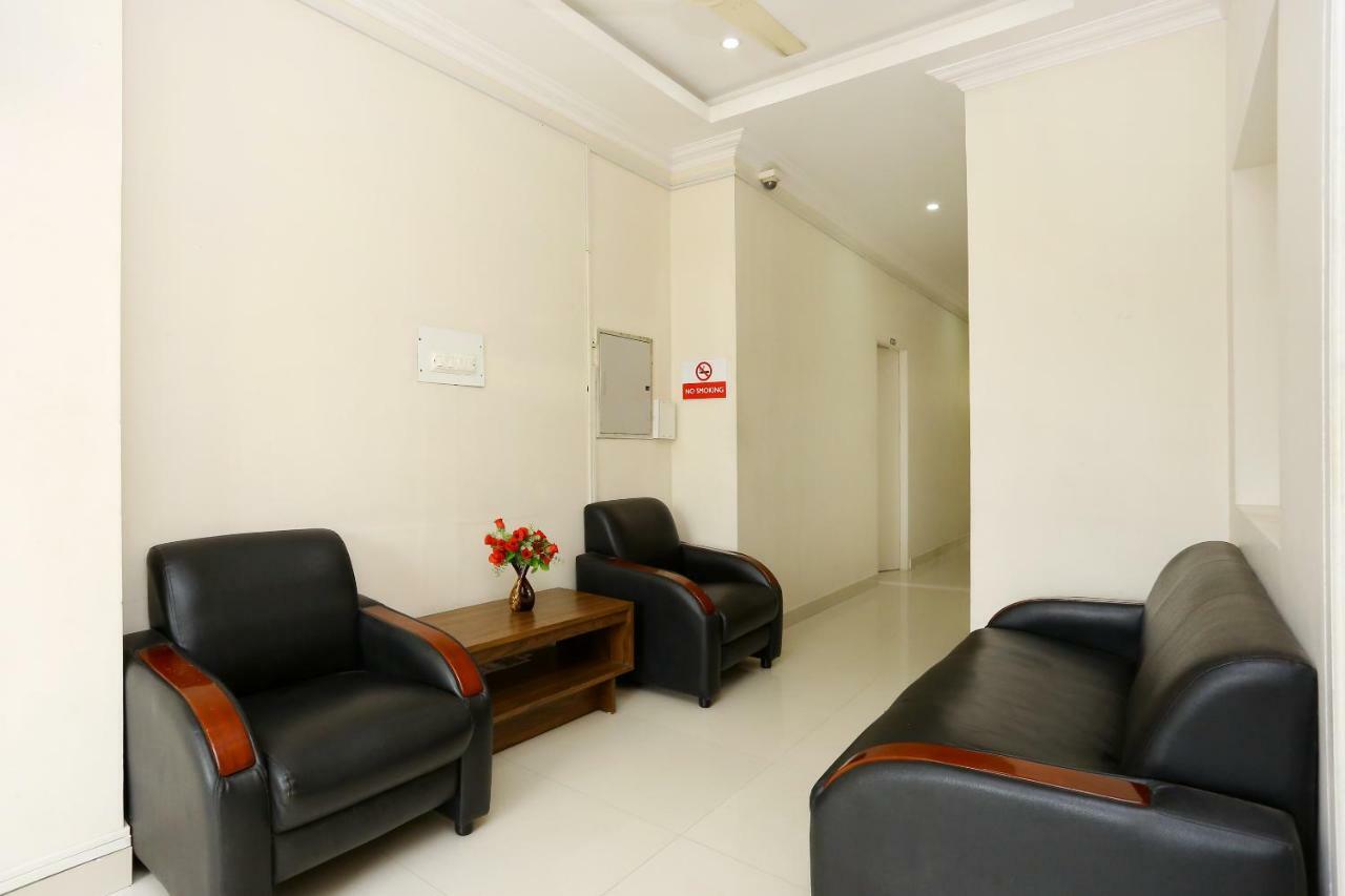Oyo 9118 Saravana Inn Thiruvananthapuram Buitenkant foto