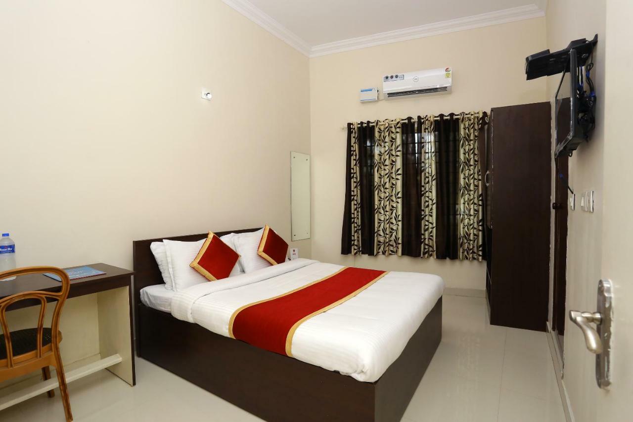 Oyo 9118 Saravana Inn Thiruvananthapuram Buitenkant foto